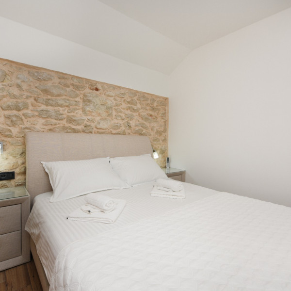 Bedrooms, Villa Petra, Villa Petra – An Authentic Dalmatian House with a Summer Kitchen and Pool in Zadar, Croatia Lovinac