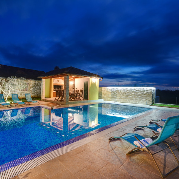 Villa Petra, Villa Petra &ndash; An Authentic Dalmatian House with a Summer Kitchen and Pool in Zadar, Croatia Lovinac