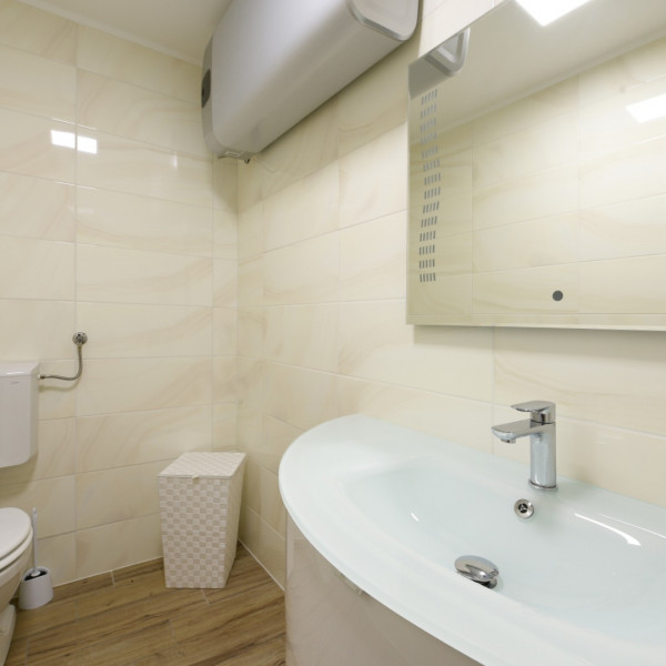 Bathroom / WC, Villa Petra, Villa Petra – An Authentic Dalmatian House with a Summer Kitchen and Pool in Zadar, Croatia Lovinac